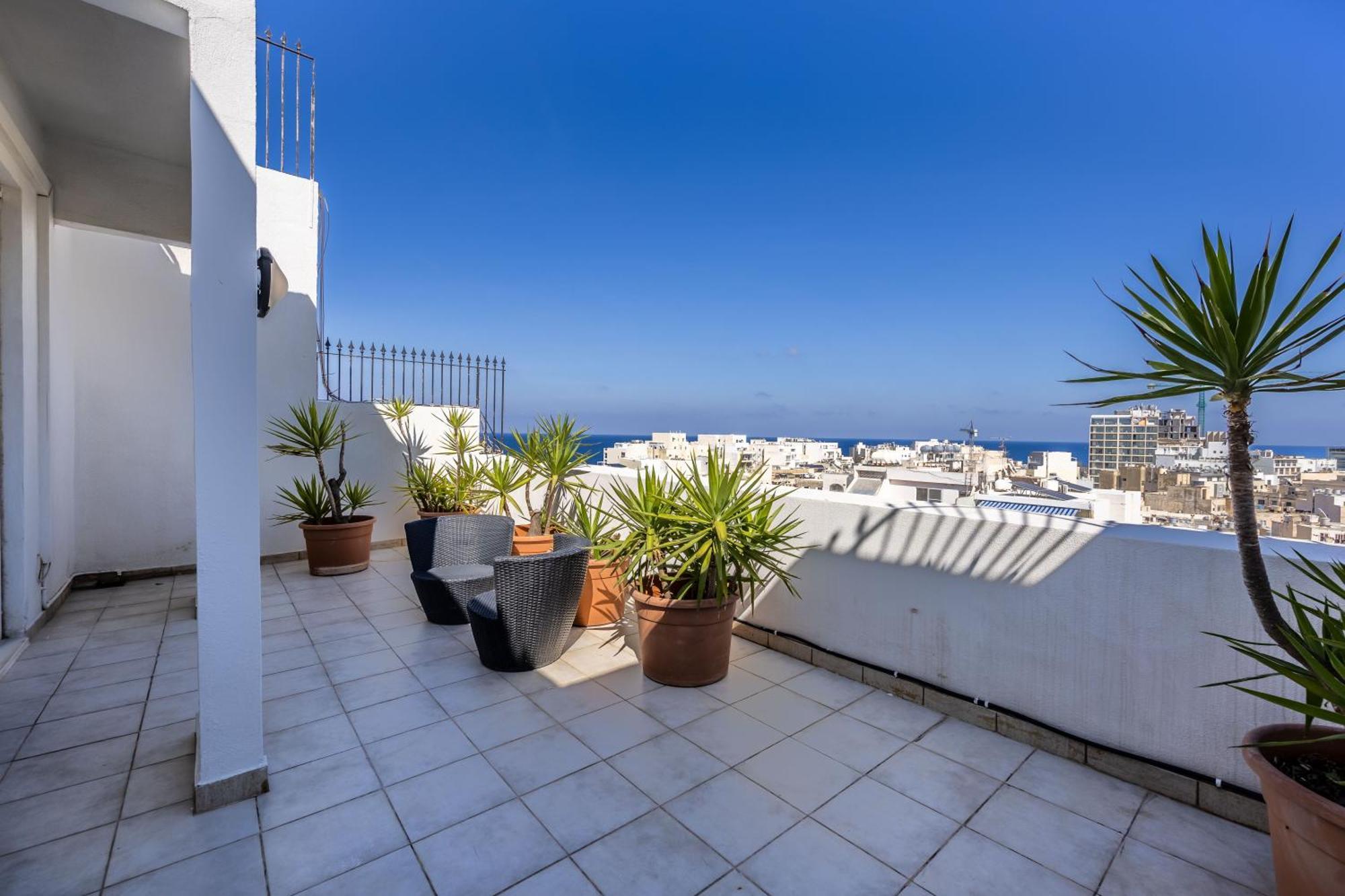 Stunning - Seaview Penthouse 3-Bed + Parking Apartman Sliema Kültér fotó