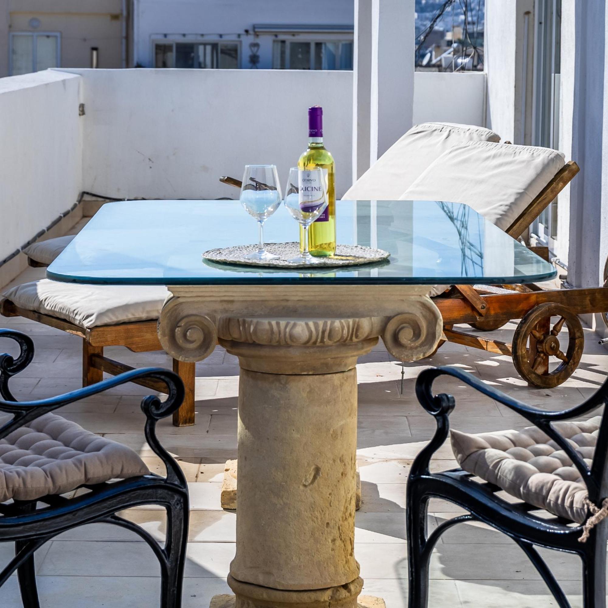 Stunning - Seaview Penthouse 3-Bed + Parking Apartman Sliema Kültér fotó